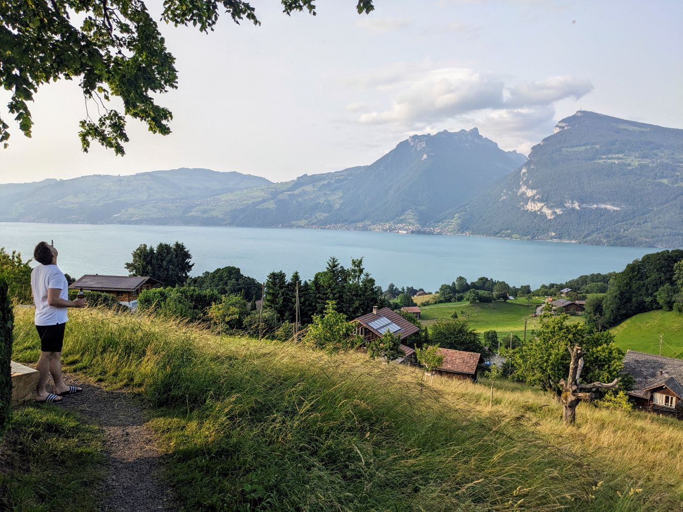 Blick vom Campingplatz auf den Thuner See Blick vom Campingplatz auf den Thuner See